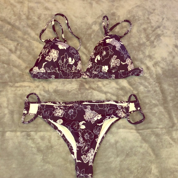 PRICE FIRM ~ Floral Bikini - Picture 1 of 1